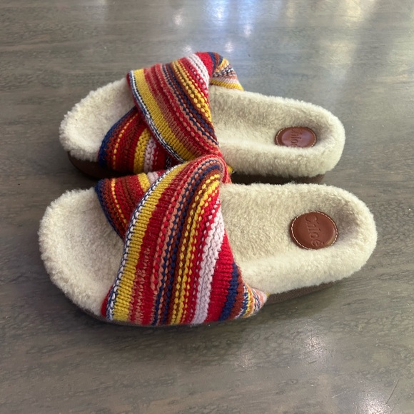 CHLOÉ Wavy Knit Shearling-Trim Slides - Picture 8 of 9